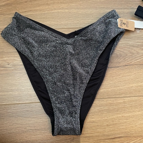 Bottom - Picture 5 of 8